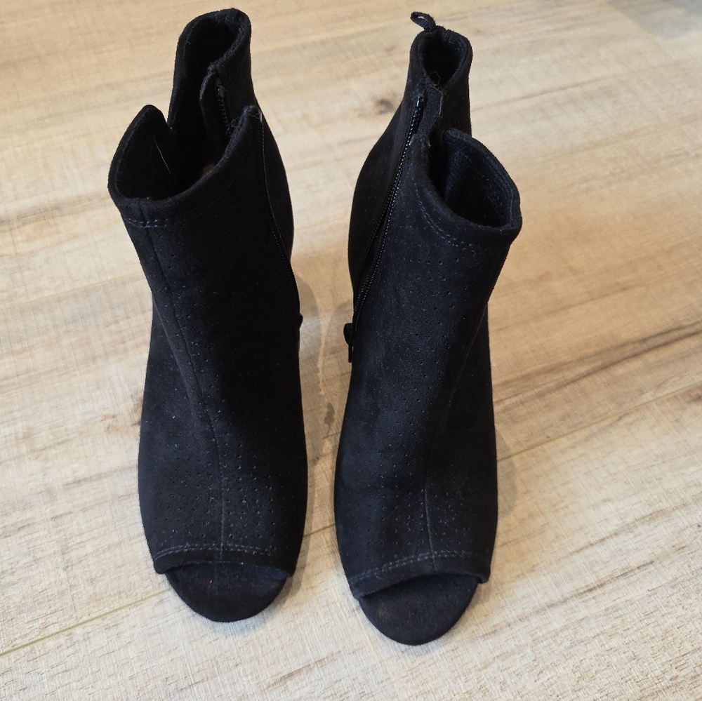 Old Navy Black Suede Ankle Boots